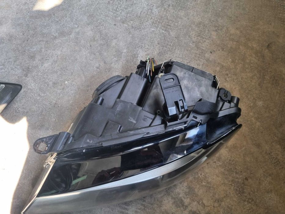 Far dreapta complet cu module xenon Audi A5 8T 2008 - 2011