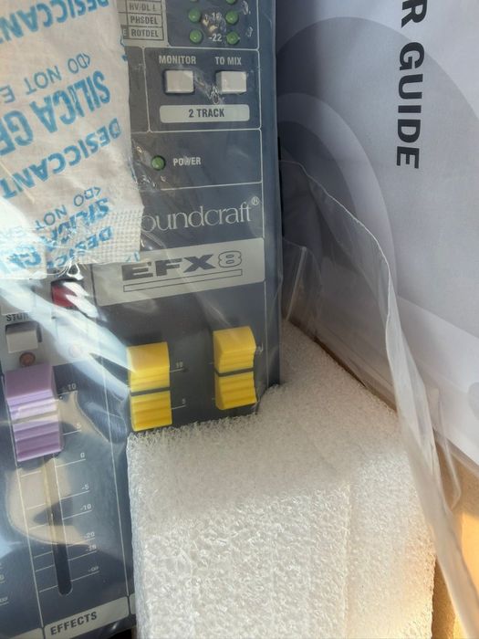 Soundcraft EFX8 Mixer analog