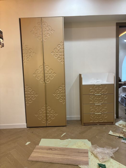 Мебель для дома и магазинов