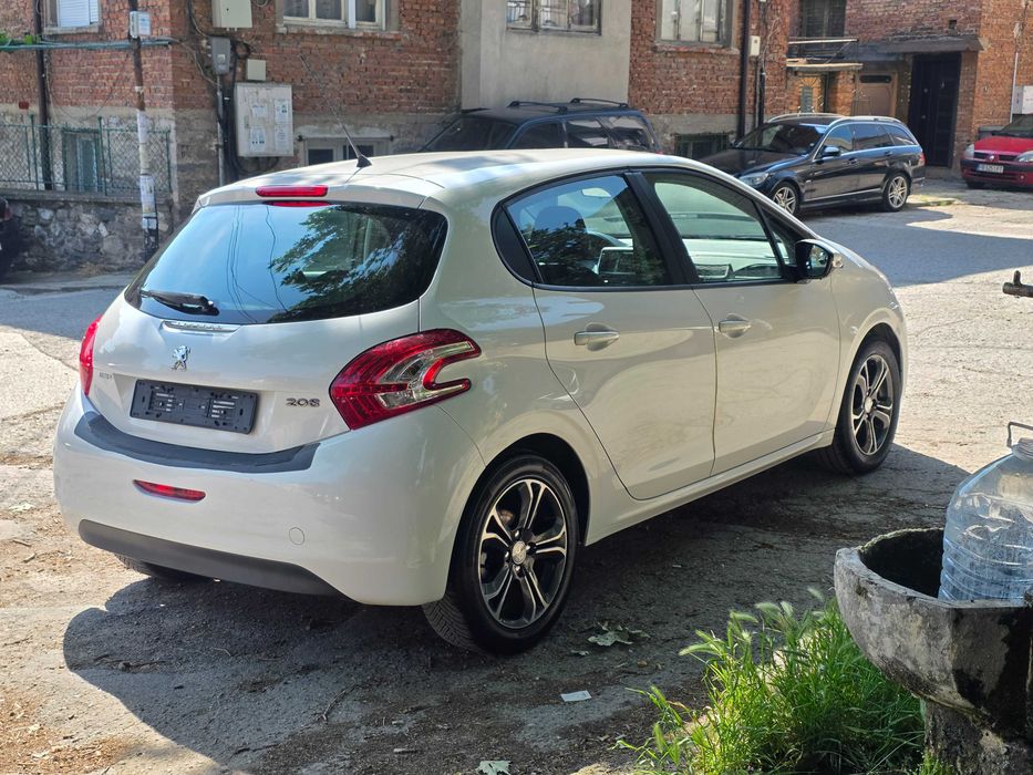 Peugeot 208 1.4i Бензин Газ Климатик Фейслифт