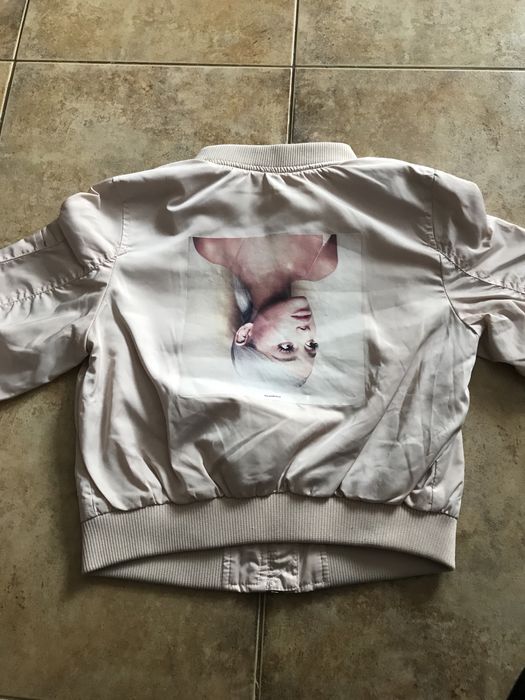 Бомпър Ariana Grande