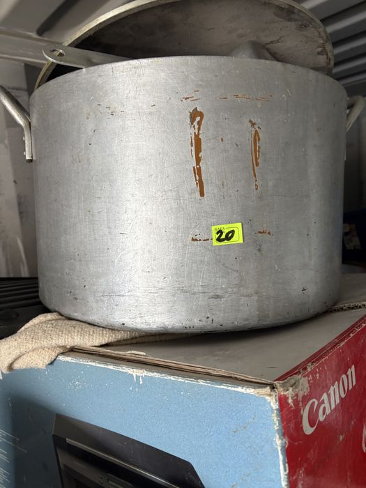 Продам баки, кастрюли