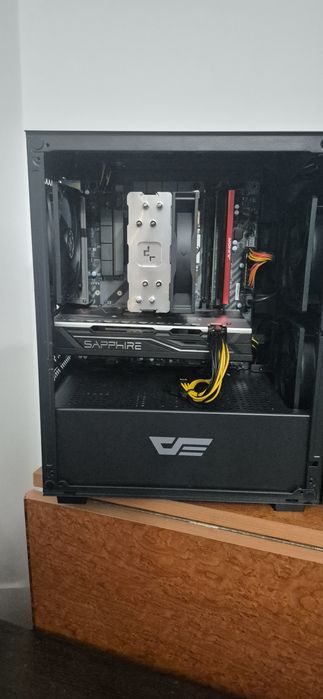 Pc medium-low gaming duce bine cs2 Gta si restu
