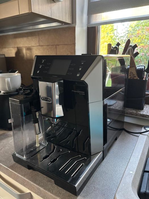 Expresor Delonghi PrimaDonna Class