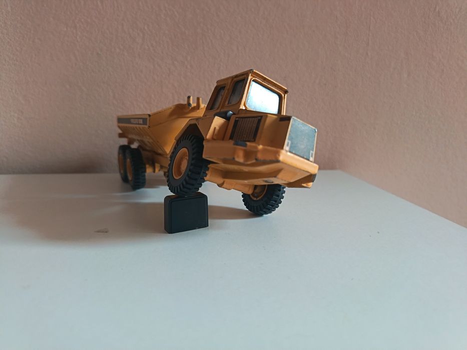 1:50 модел на Volvo -BM