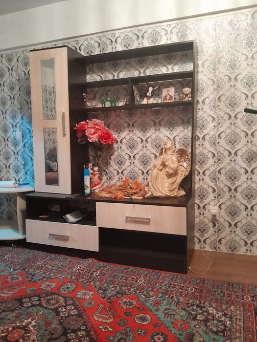 Прихожая , диван, кровать