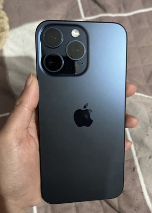 Продам iphone 15 pro max 256 gb