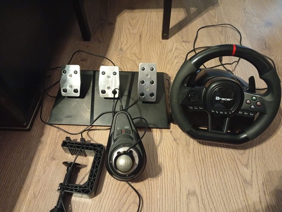 Vand volan tracer cu schimbator si pedale