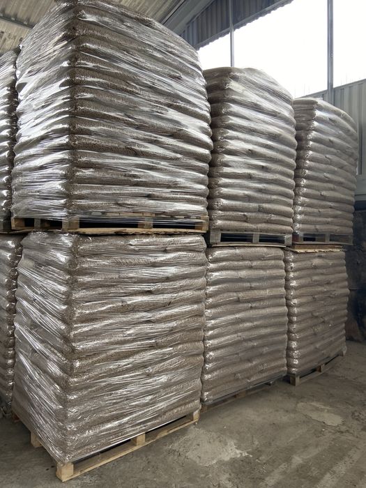 Vând Peleti , brichete ruf  , brichete cilindrice