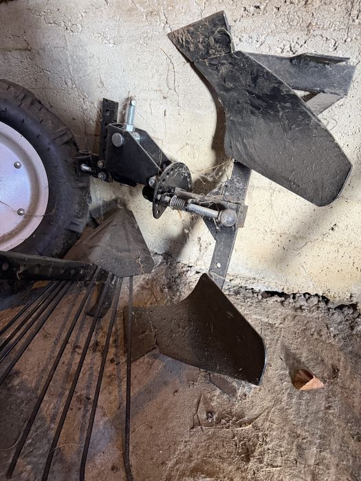 Motocultor Verdina 11Cp, an 2023 + remorca si freze .