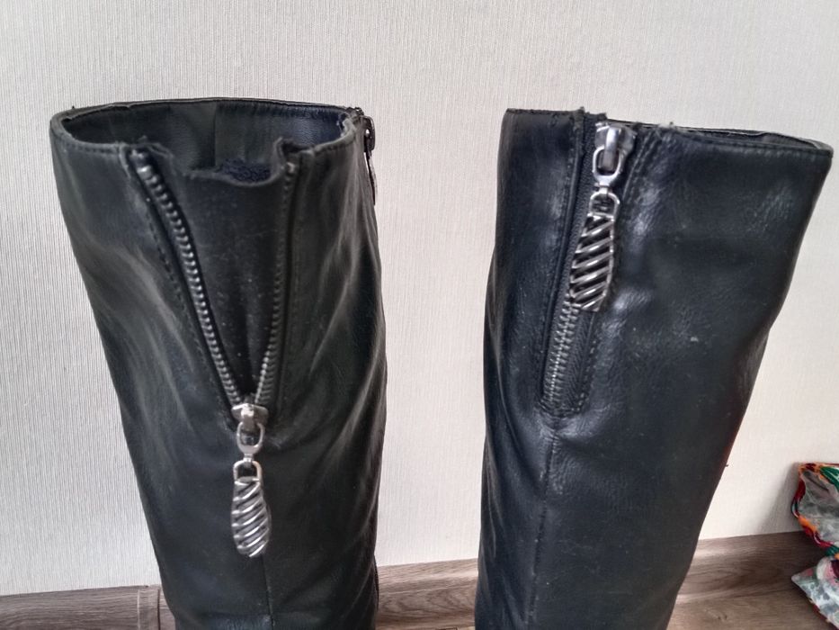 Продам зимние сапожки