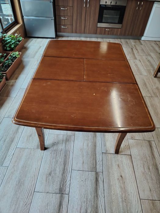 Дървени маси 2 бр.