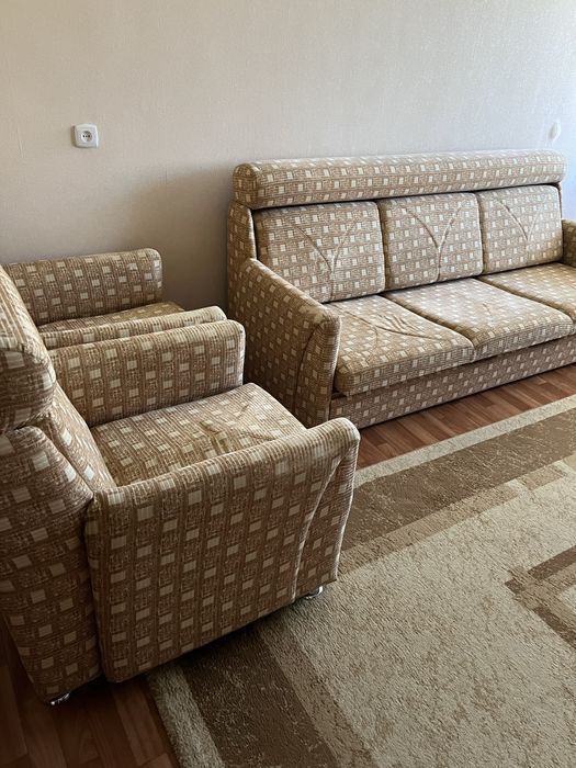 Продам диван и кресла