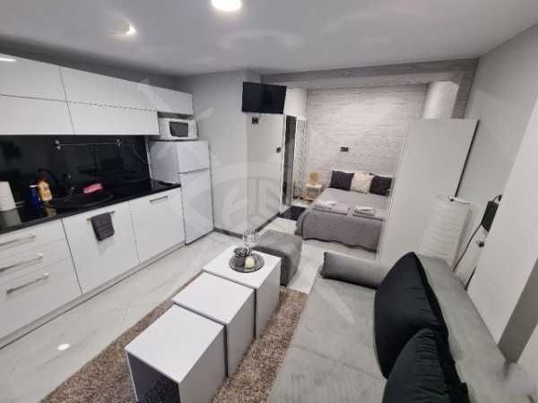 Дава се под наем Едностаен апартамент в Пловдив, Център - 25 кв.м за 35 € - Снимка #1