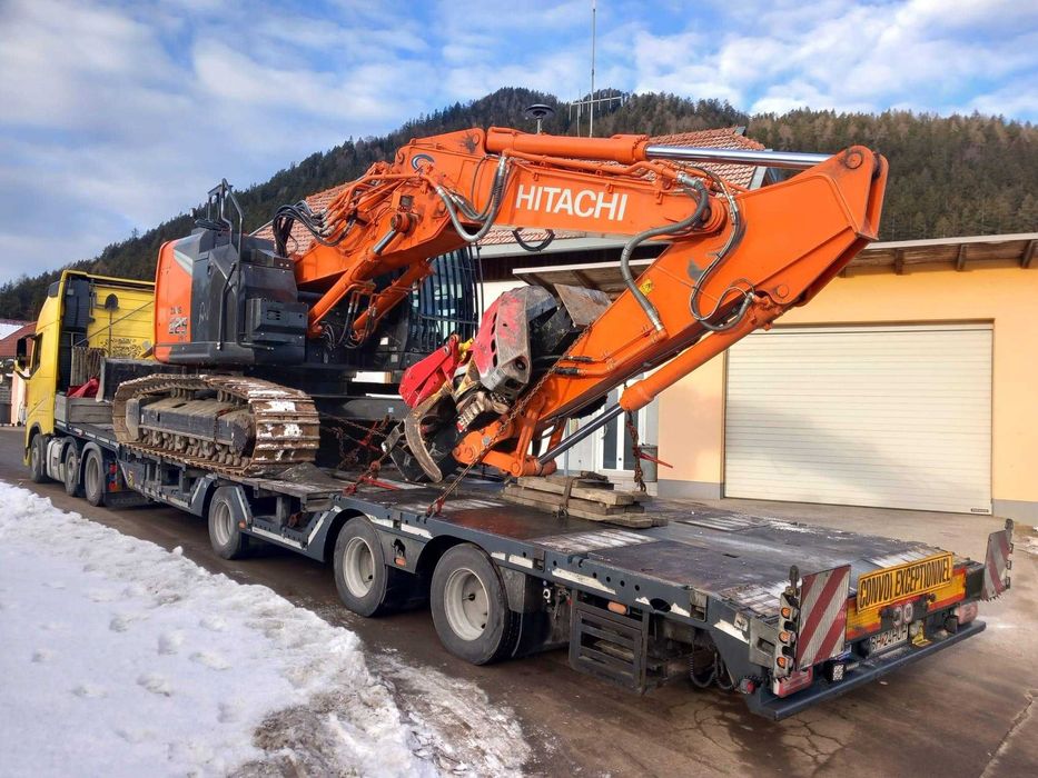Excavator Hitachi 225USLC-7 + Procesor WOODY WH60-1