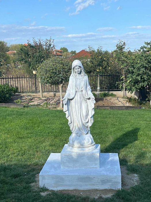 Статуя "Богородица" от вибробетон