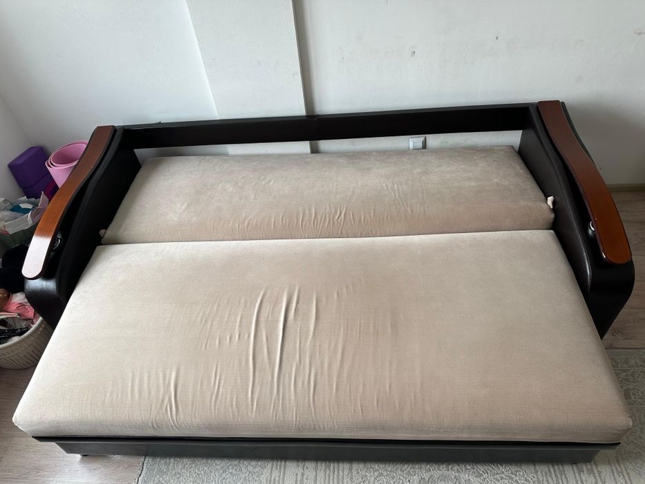 Продаю диван с креслами Б/У