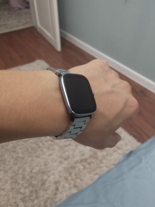 Amazfit Gts mini 2 в хорошем состоянии