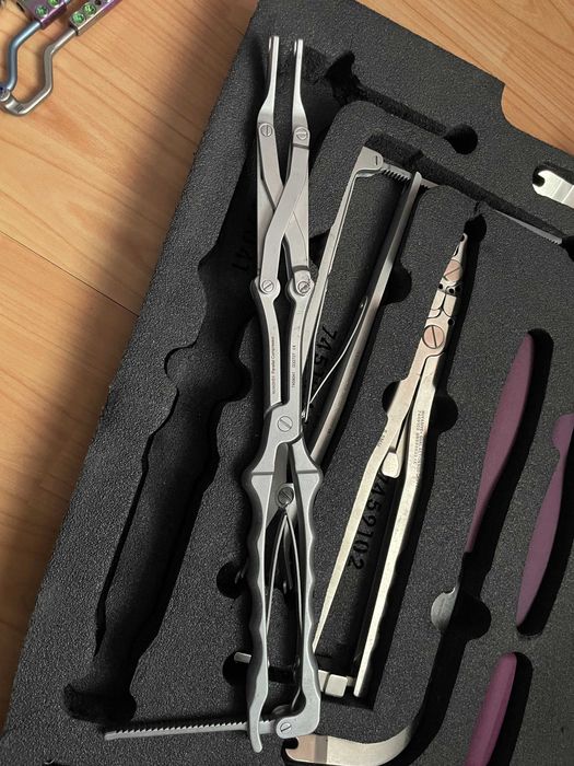 Instrumentar Nuvasive,chirurgie,clesti medicali