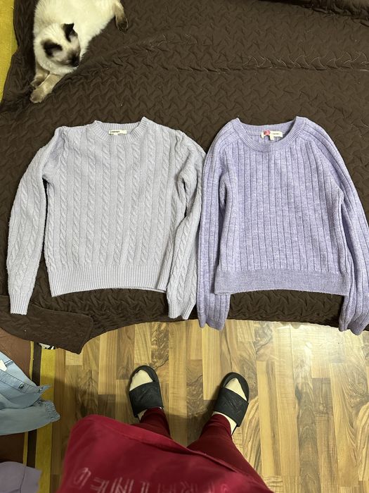 Vand 2 veste , 2 pulovere si 2 jachete