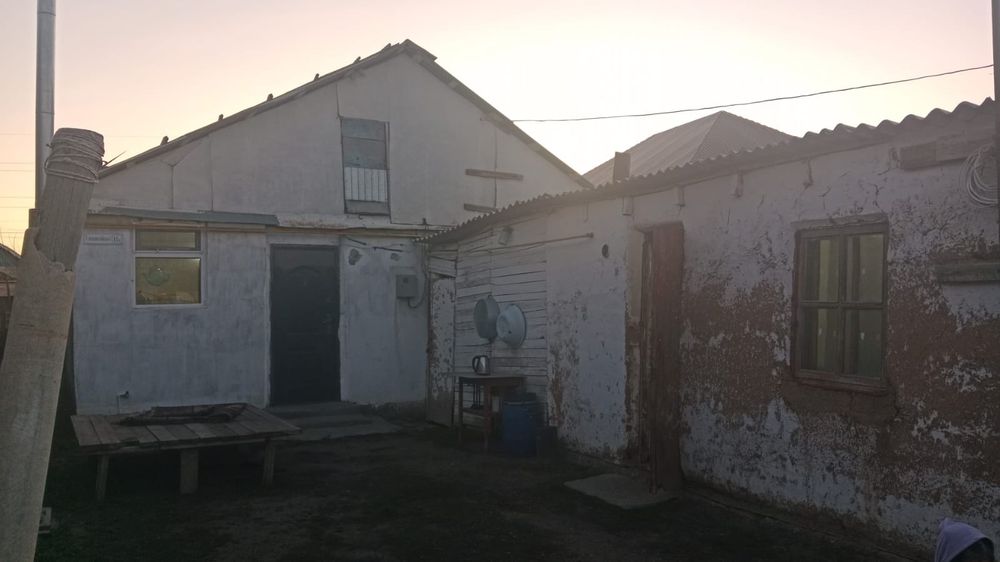 Продам дом  старый часы