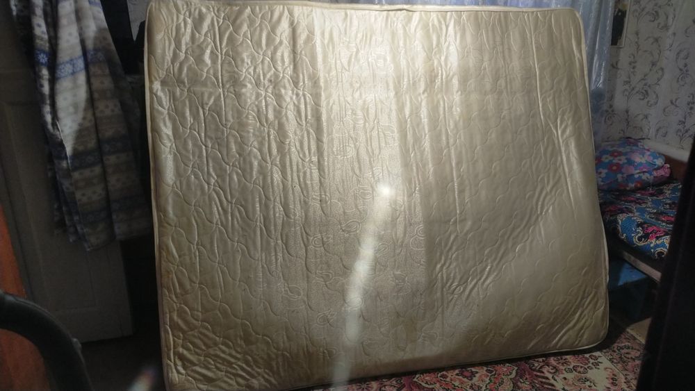 Матрас бу продам