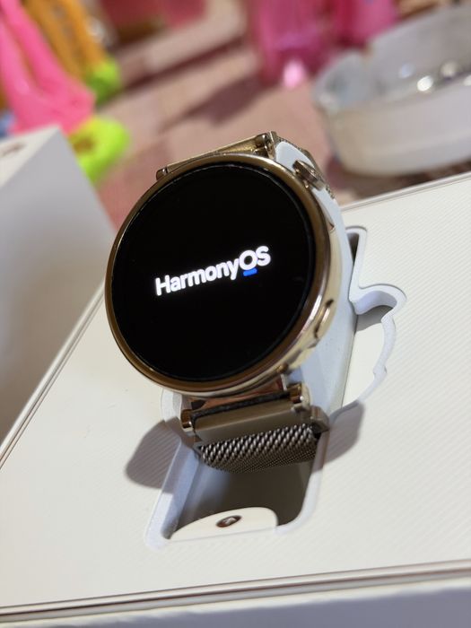 Huawei Watch 4  Lether Strap! Като нов!