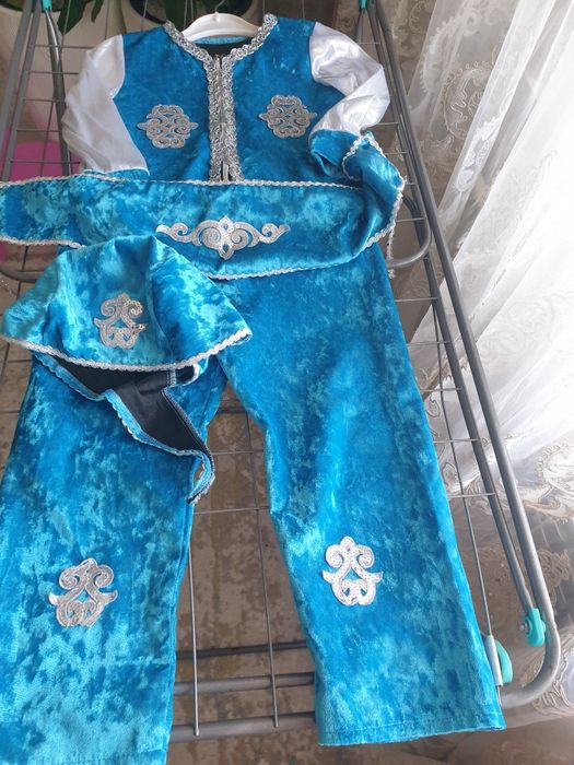 Костюм национальный