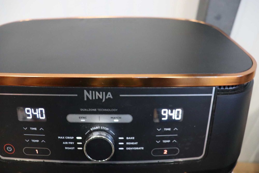 Фритюрник Ninja Foodi MAX Dual Zone, 9,5L Air Fryer, леки ДЕФЕКТИ