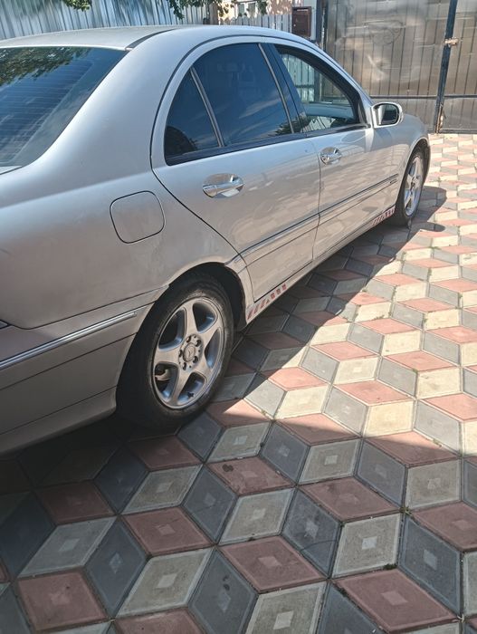 Mercedes CKlas benzina și Gpll