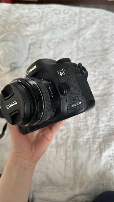 Срочно продам камеру Canon 5D Mark 3