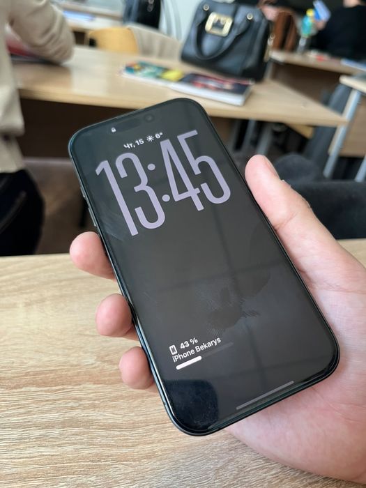 Продам Iphone 17