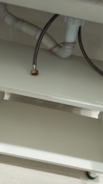 Раковина с тумбочкой