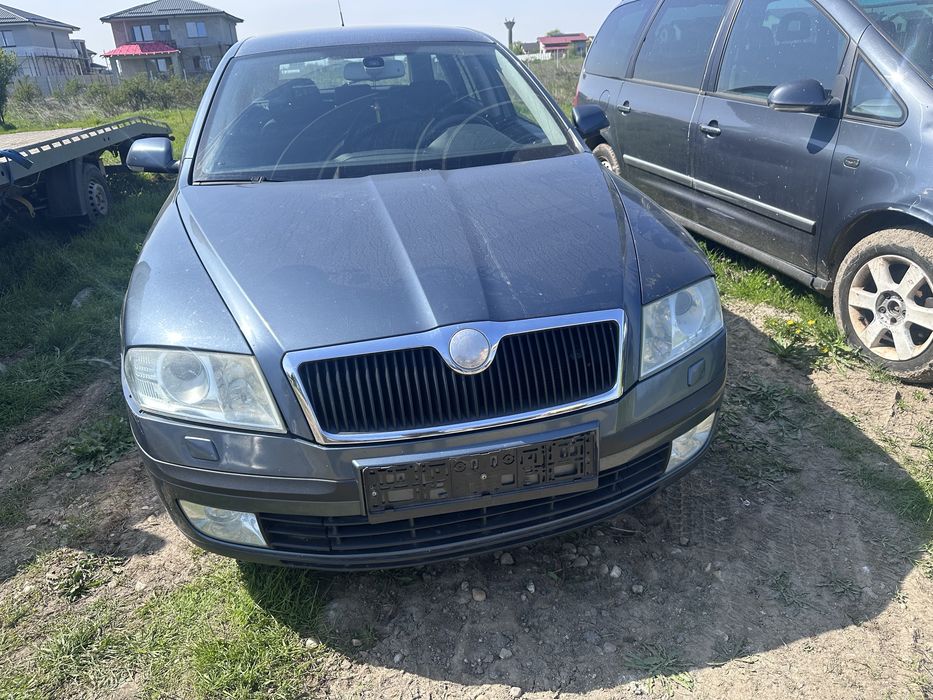 Dezmembrez skoda octavia 2 1.9 bls xenon