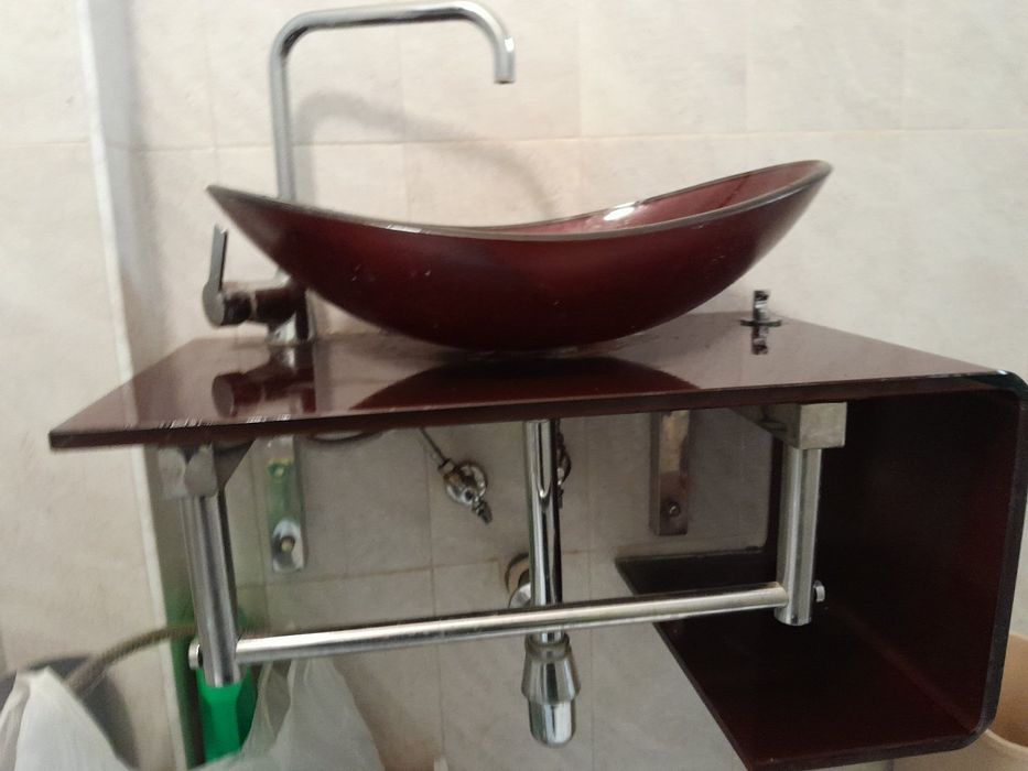 Комплект цветна мивка за баня от масивно стъкло