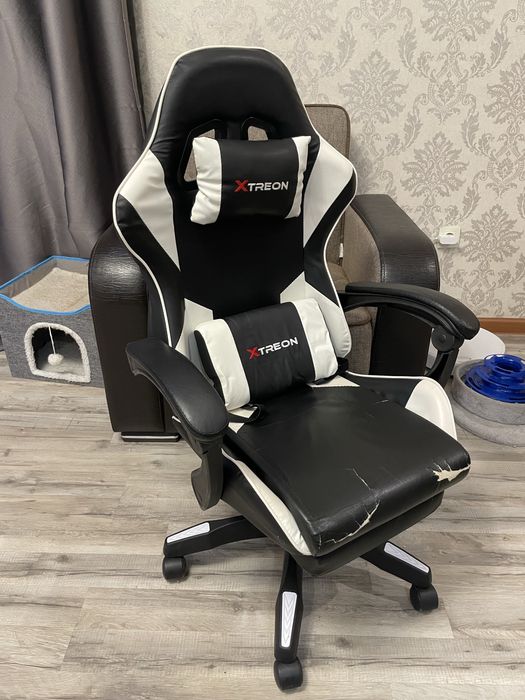 Геймерское кресло Xtreon