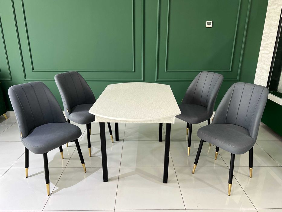 Продаётся столы и стулья для кафе 430 000  сум