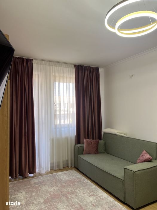 Garsonieră spațioasă cu balcon și loc de parcare în Arad