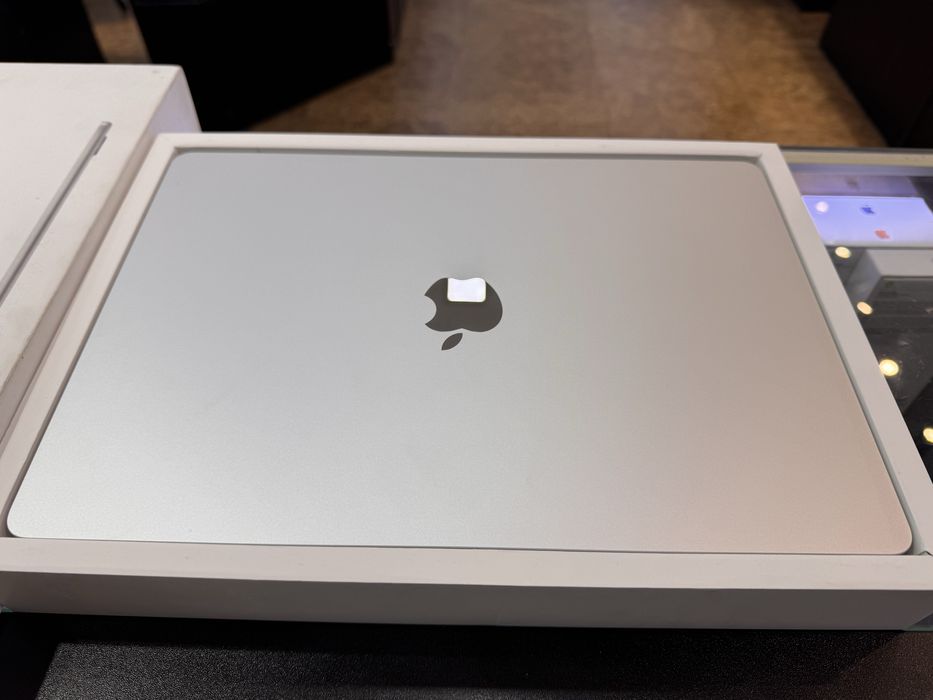 Macbook air 15 m4 24/512