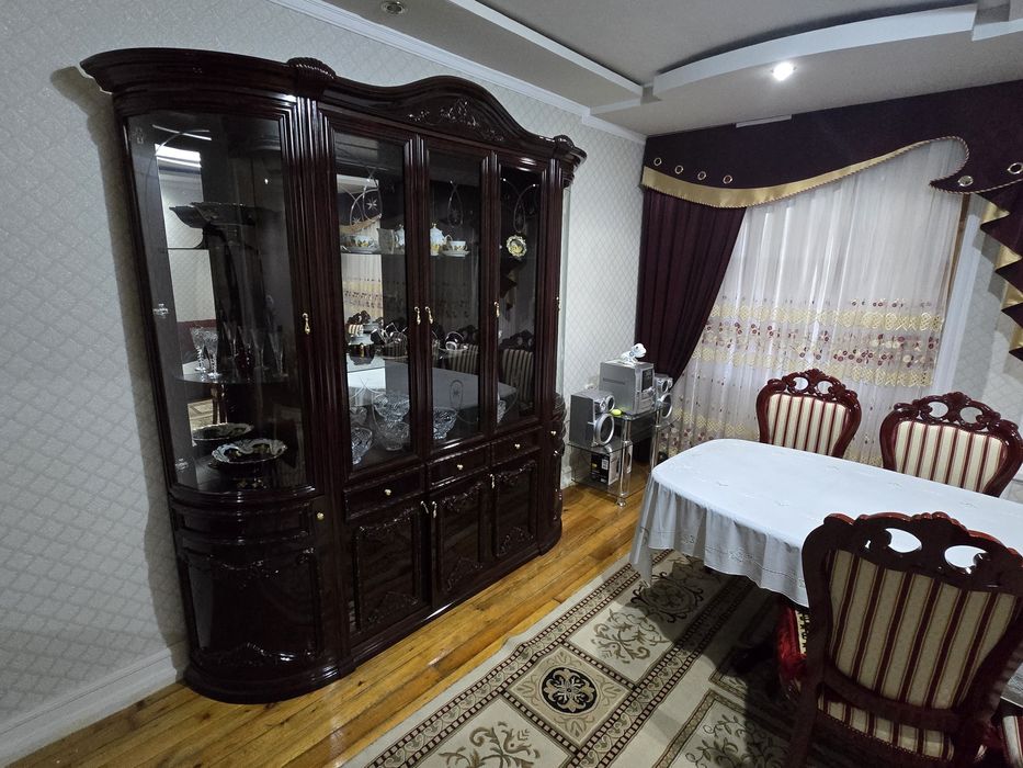 Продаю Горка и комод производства Италия, в отличном состоянии