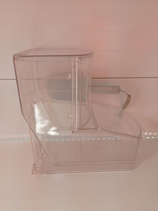 Контейнер с лопатка