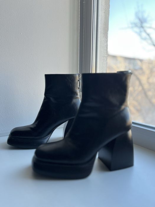 Продам сапоги демисезон Bershka