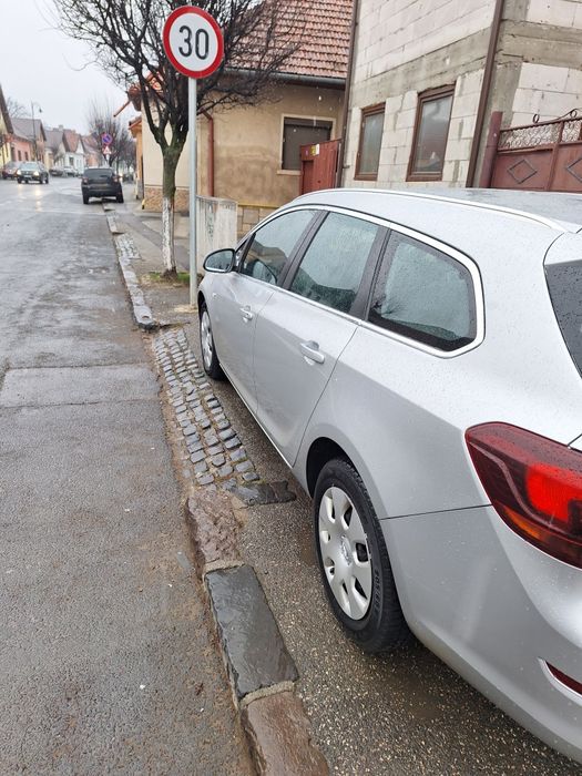 Opel Astra J Sport Tourer