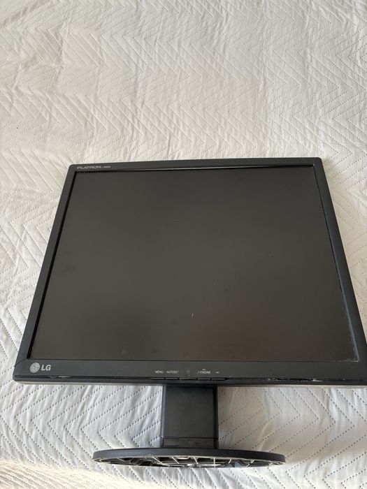 Монитор LG flatron l1942s