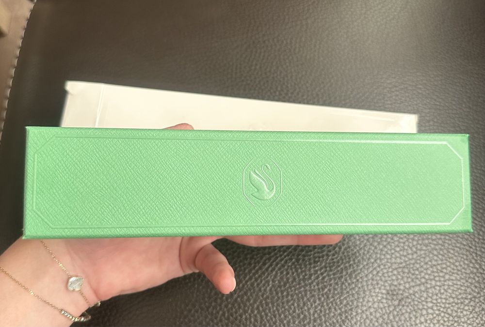 Гривна Swarovski оригинална