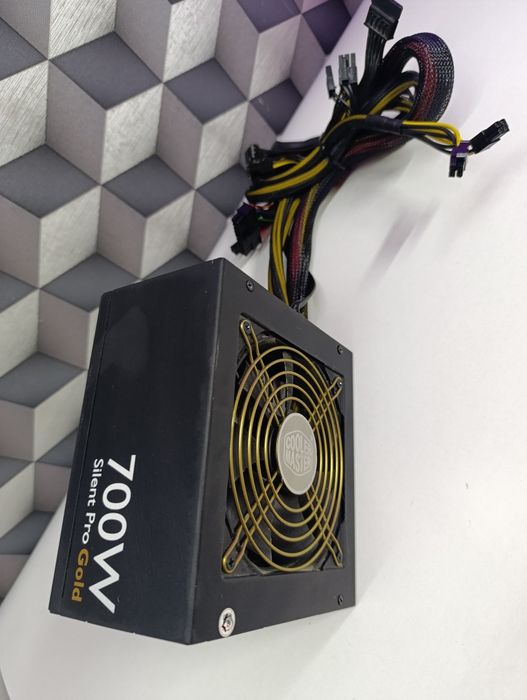 Sursa modulara profesionala cooler master silent pro gold 700w