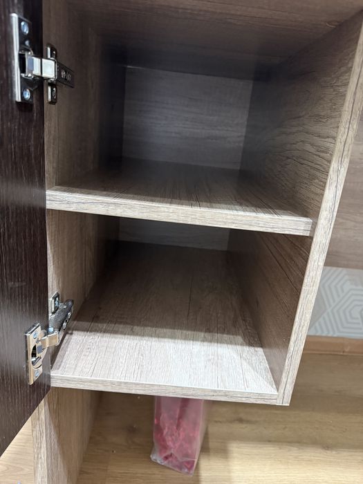 Продаются два стола