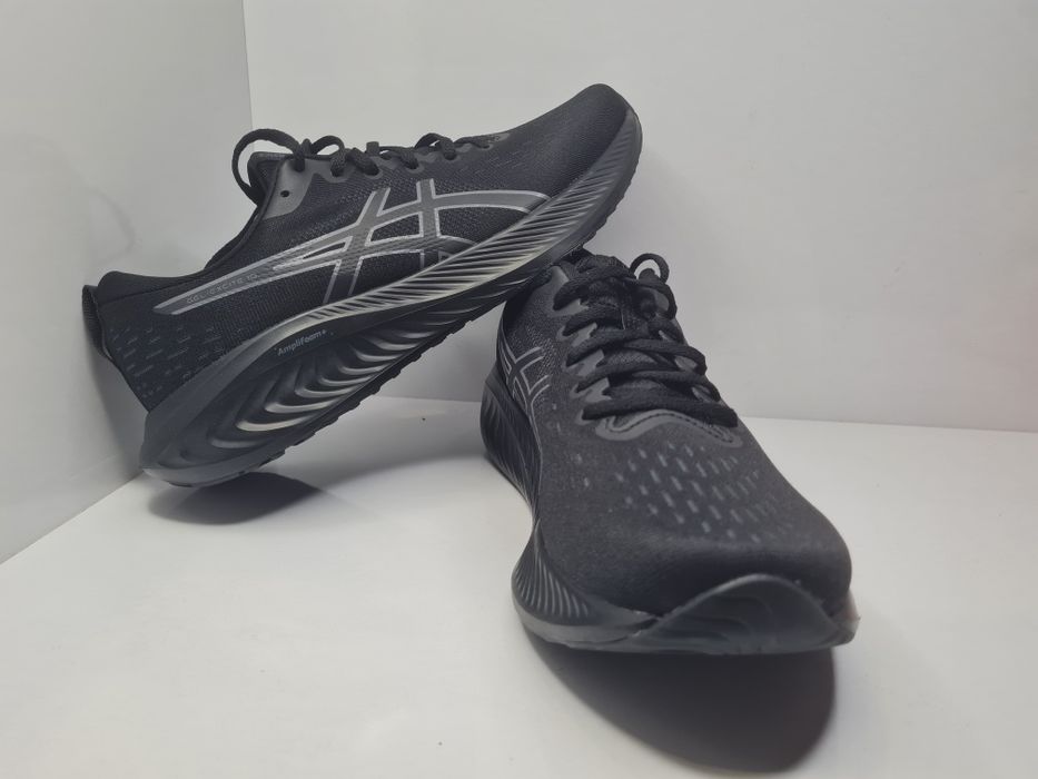 Маратонки Asics Gel Excite 10

Чисто нови с кутия. 

Размер 42 стелка