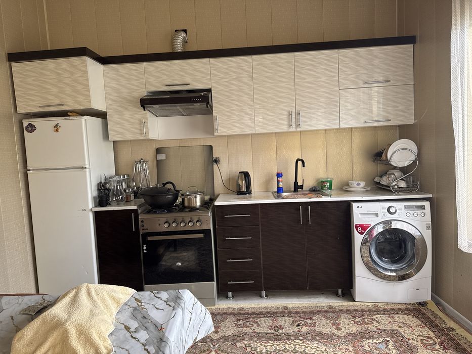 Kuxnni mebel granitli stoll bn