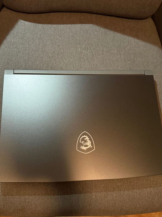 Vând Laptop MSI Thin 15 B13VE